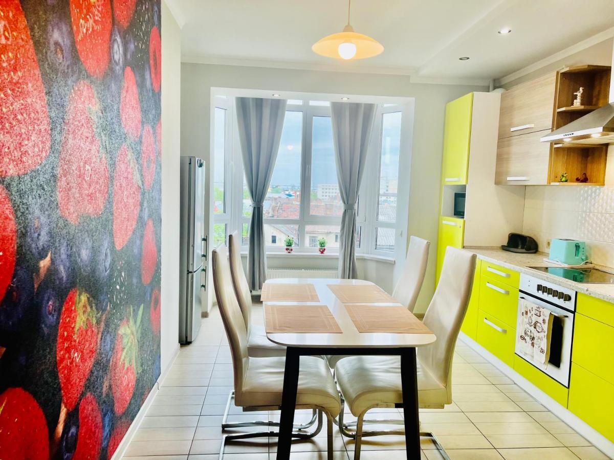 Apartaments Sichovyh Strilciv 68A Ivano-Frankivsk Buitenkant foto